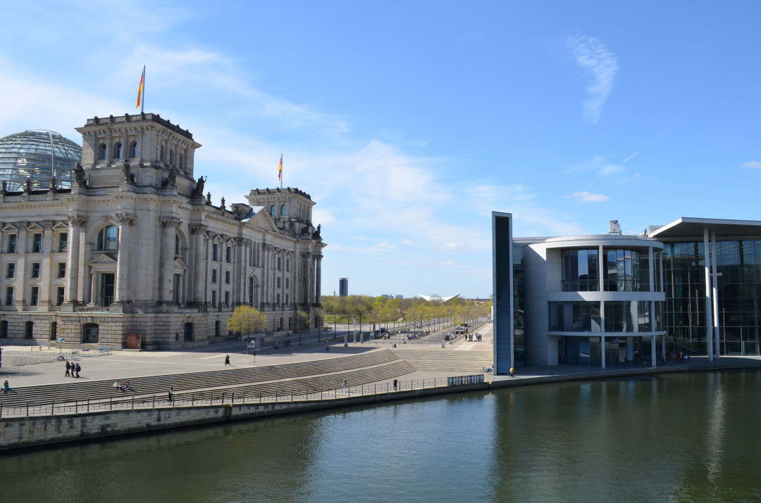 Reichtagsgebäude_mit_Paul-Löbe-Haus__c__AiF__Frauke_Frodl