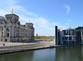 Reichtagsgebäude_mit_Paul-Löbe-Haus__c__AiF__Frauke_Frodl